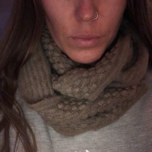 Puff Ball Figure Eight Scarf